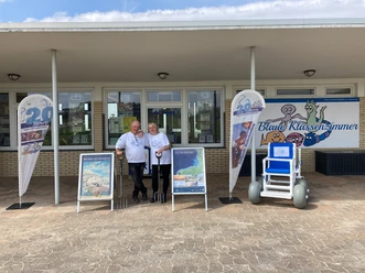 blaues-klassenzimmer-aussen-nordseeheilbad-cuxhaven