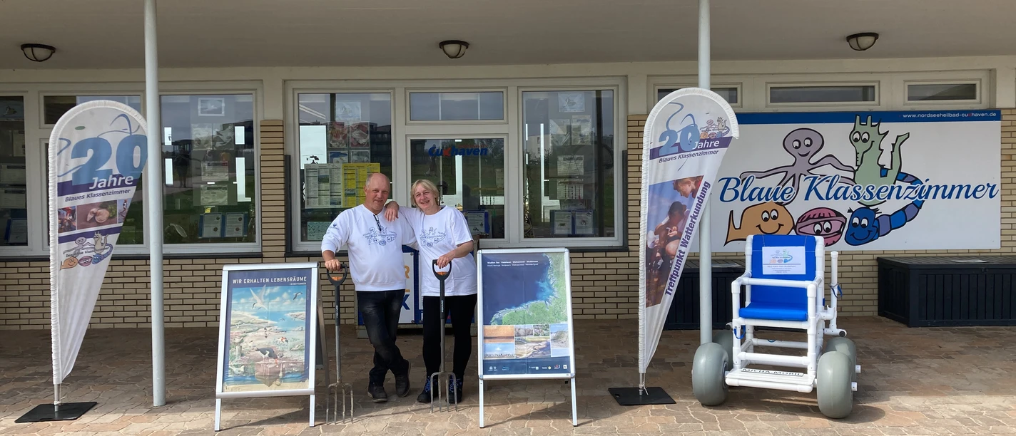 blaues-klassenzimmer-aussen-nordseeheilbad-cuxhaven