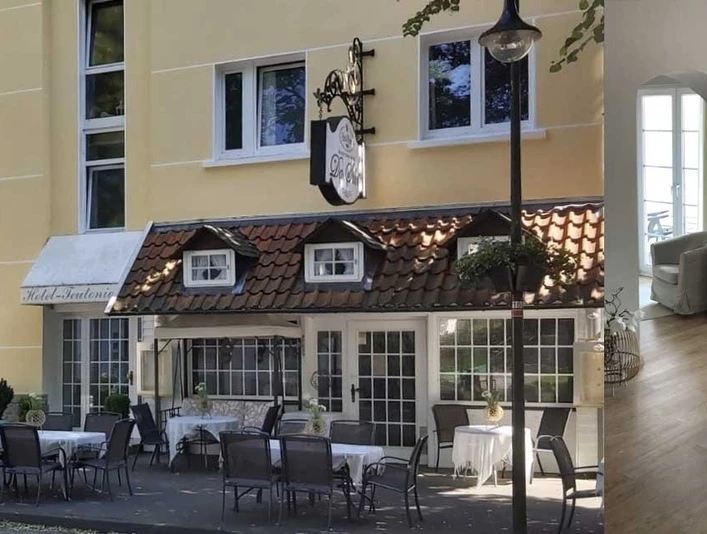 Außenaufnahme eines gelben Hotels mit Terrasse und Innenaufnahme eines hellen Zimmers mit Doppelbett.