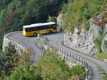 Postauto Isleten