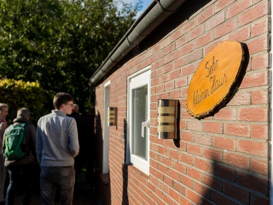 Theater "sehr kleines Haus" in Pilsum Holger Müller, Ausbilder Schmidt, Sehr kleines Haus, Pilsum, Rysum, Lachbustour