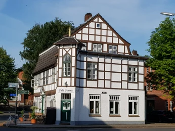 Cafe_Central_Osten_Blick_Richtung_Anbau_BR_SG_Hemmoor.jpg