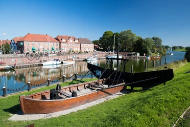 POI_Alter-Hafen-Hooksiel-Mudderboot.jpg