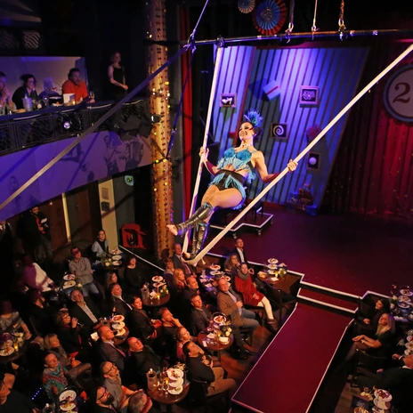 Varietésaal mit Luftakrobatik | KRYSTALLPALAST VARIETE | Eventlocation & Veranstaltungsräume in Leipzig