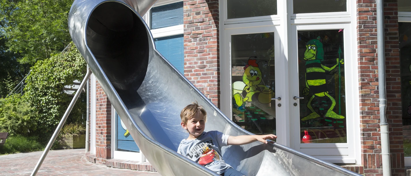 POI_Kinderspielhaus-Seepferdchen-rutsche.jpg