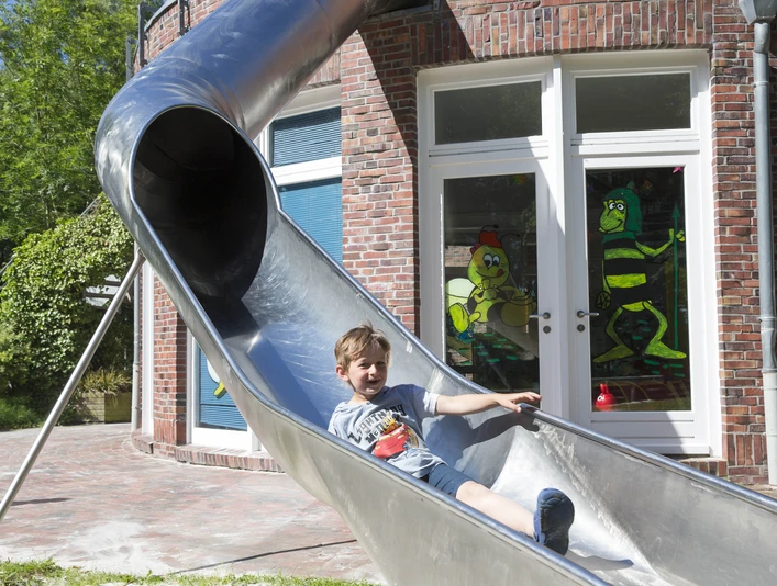 POI_Kinderspielhaus-Seepferdchen-rutsche.jpg