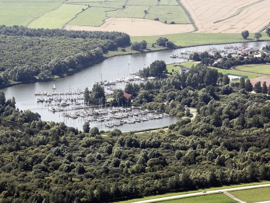 POI-hooksiel-marina-luftaufnahme.jpeg