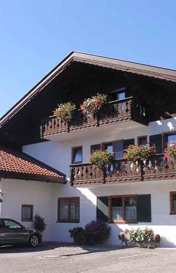 Hausansicht mit Eingang