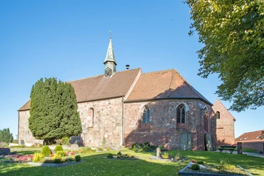 POI_St-Cosmas-und-Damian-Kirche-Wiarden.jpg