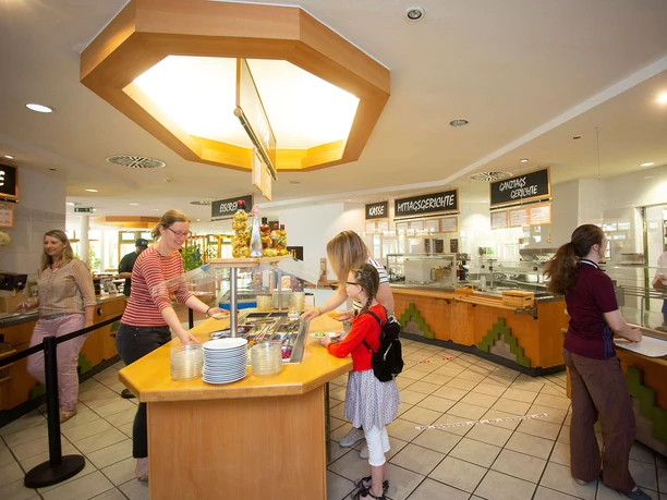 Restaurant Otter-Zentrum innen.jpg Innenraum des Restaurants Otter-Zentrum Hankensbüttel