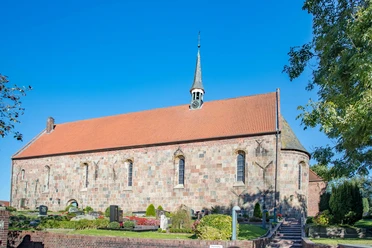 POI_St-Sixtus-und-Sinicius-Kirche-Hohenkirchen.jpg