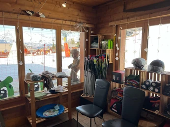 Sport Shop Schirli Innenansicht.jpeg