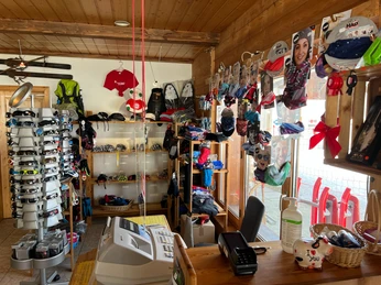 Sport Shop Schirli Innenansicht 4.jpeg