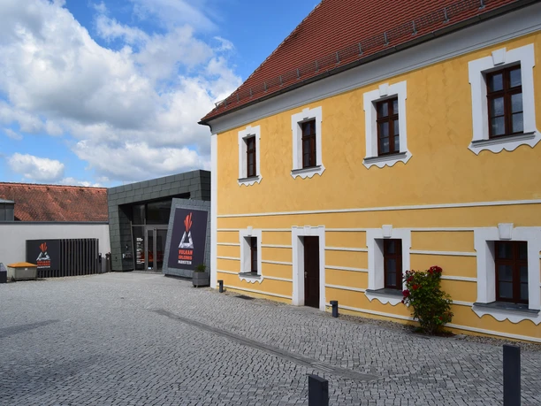 Rathaus mit Vulkanerlebnis Parkstein