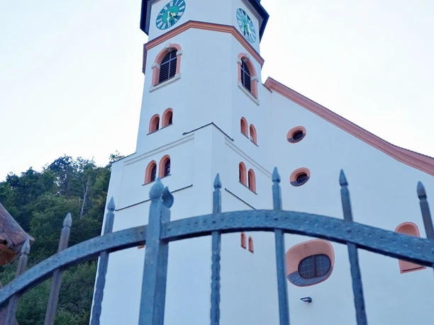 Wellheim Kath. Pfarrei St. Andreas Außenansicht