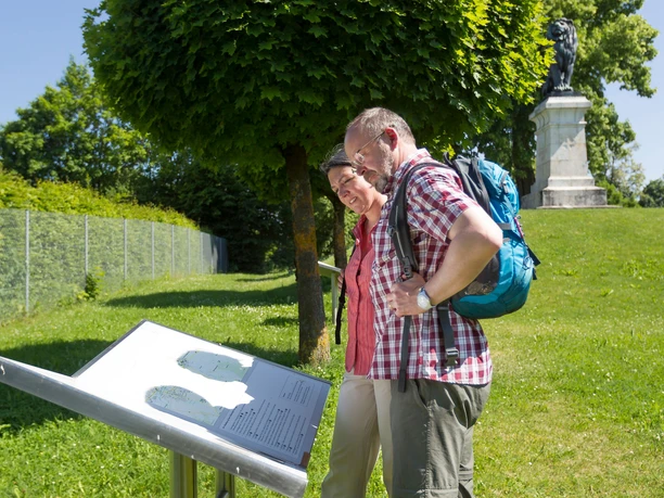 Beim Löwendenkmal in Eggmühl