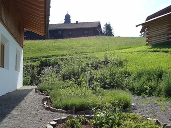 Kräutergarten an der Gästeinformation Ofterschwang