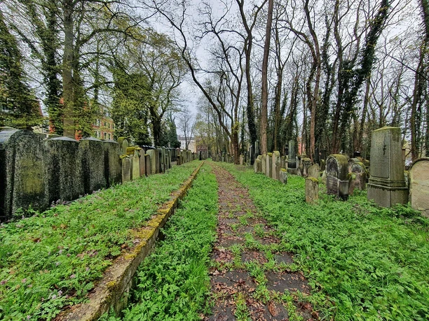 Alter Jüdischer Friedhof - 2 Alter Jüdischer Friedhof - 2