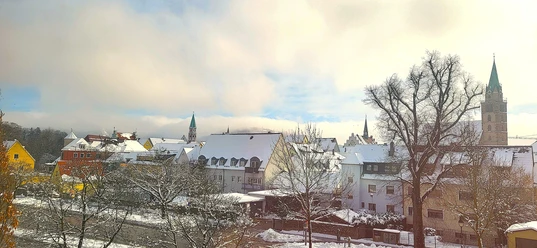 Verschneites Neumarkt I (Foto Christine Riel).jpg