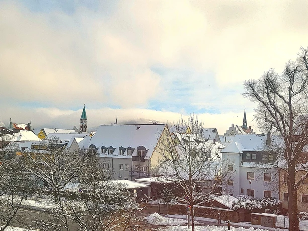 Verschneites Neumarkt I (Foto Christine Riel).jpg