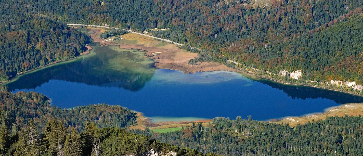 Blick auf den Weitsee von oben