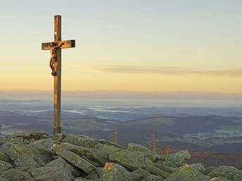 Lusengipfel mit Alpenblick