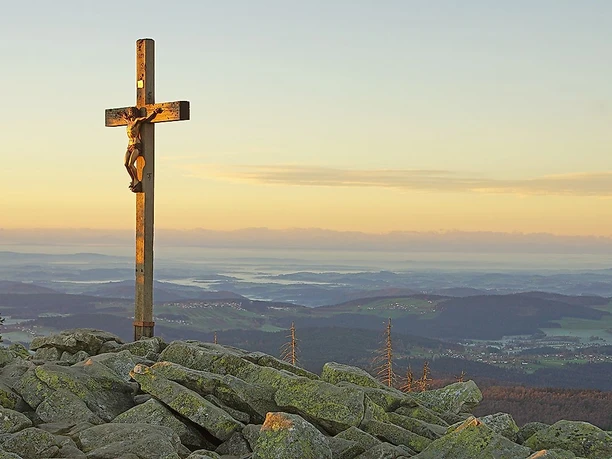 Lusengipfel mit Alpenblick
