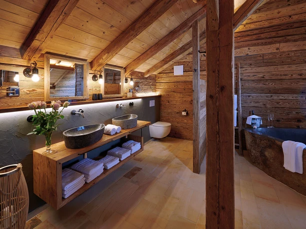 1731408004144-MSB_2023_07 Staller_FeWo_Himmelsgucker_Bad_08_5_