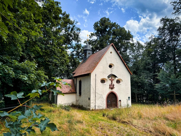 Blick auf die Valentinuskapelle