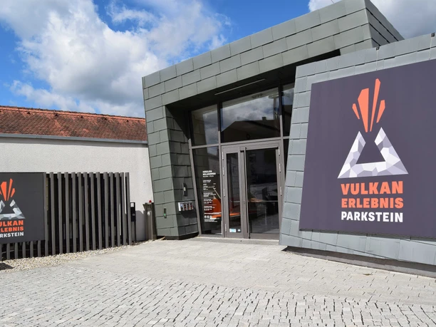 Eingang Vulkanerlebnis Parkstein