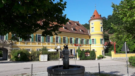Schloss Wiesent mit Hudetzturm