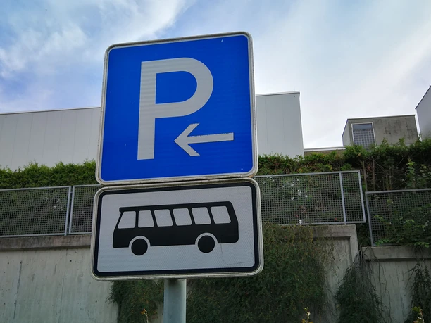 Busparkplatz am Bahnhof