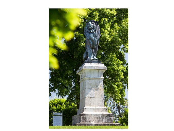 An der Via Nova bei Eggmühl am Löwendenkmal