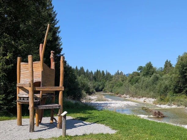 "Fernseher" an der Lofer am Kinderwagen- und Spieleweg Reit im Winkl