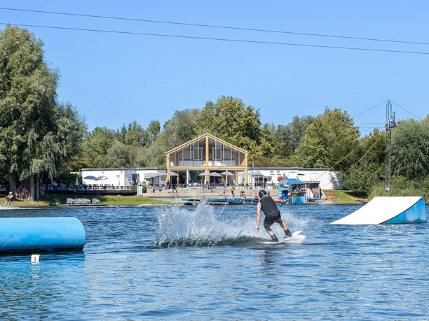 Wasserski- und Wakeboard-Seilbahn Gufi See Gundelfingen
