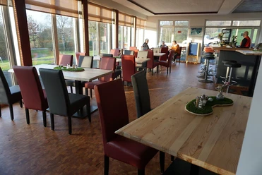 Gastraum im Golfclub Ansbach
