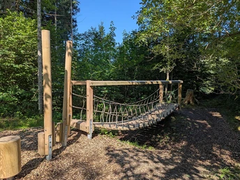 Hängebrücke am Kinderwagen- und Spieleweg Reit im Winkl