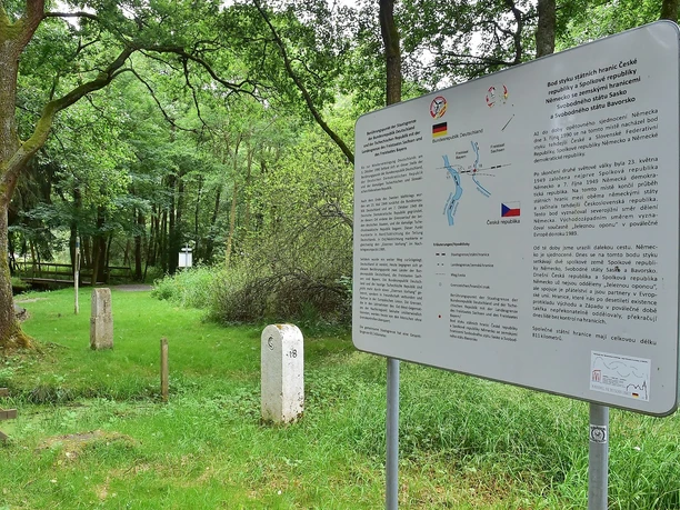 Erinnerungstafel am Dreiländereck bei Eichigt und Prex
