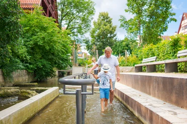 Kneippen in der Altstadt von Nördlingen
