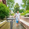Kneippen in der Altstadt von Nördlingen