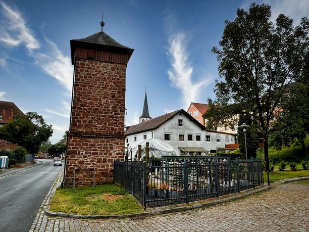 Außenansicht des Isolatorenmuseums in Lohr