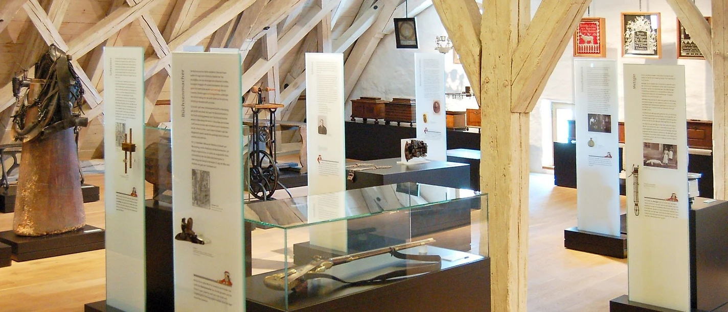 Stadtmuseum Abensberg – Ausstellungsraum im Dachgeschoss des Herzogskastens
