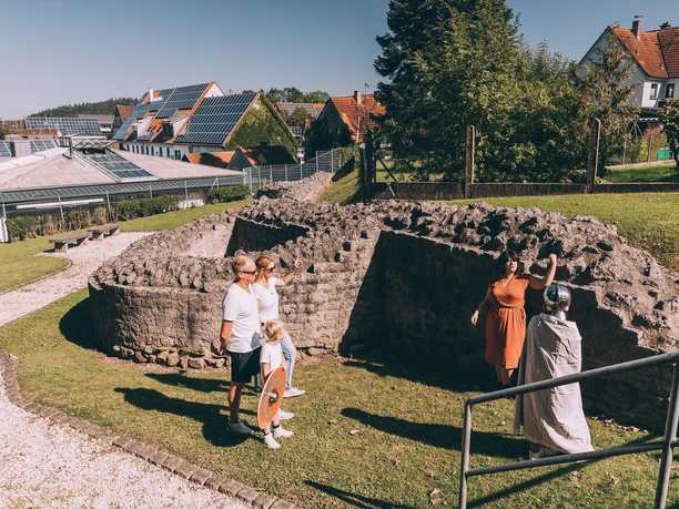 Führung durch den Archäologischen Park in Kellmünz