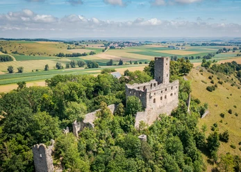 Luftbild auf die Burgruine Niederhaus