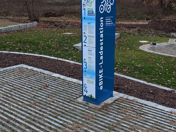E-bike_Ladestation_Dorfhaus_harrling.jpg