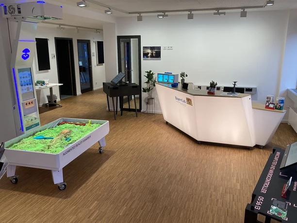 Blick in das BayernLab Lohr am Main