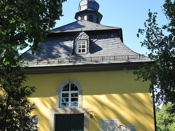 Christuskirche am Friedhof in Oberkotzau