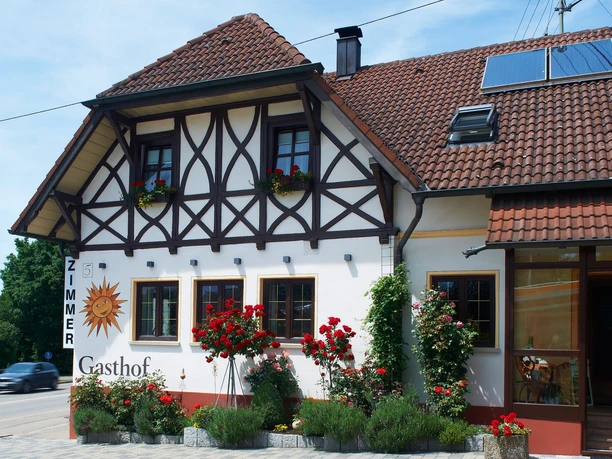 1752558150780-haus detail