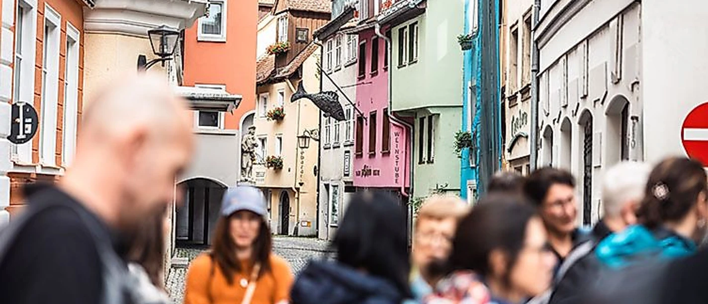 Menschengruppe in Lindau