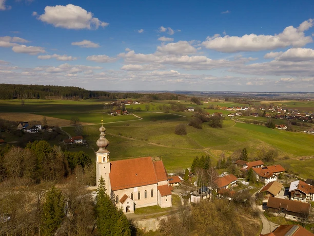 Wallfahrtskirche Mariae Himmelfahrt Burg bei Tengling Wallfahrtskirche Mariae Himmelfahrt Burg bei Tengling